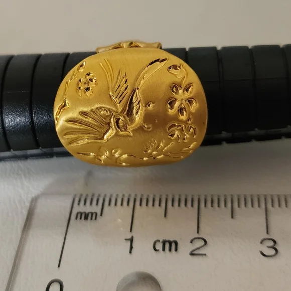 Elegant Gold Bird Motif Ring - Picture 8 of 8